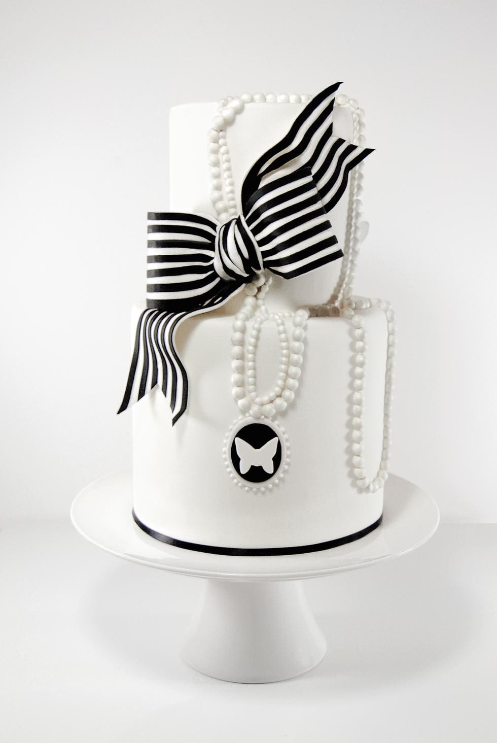 Step-by-Step: Hochzeitstorte mit Fondant eindecken