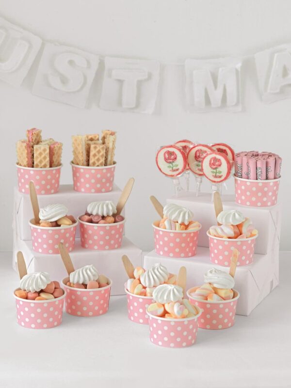 Candybar für Kinder mit supercoolen Eisbechern und