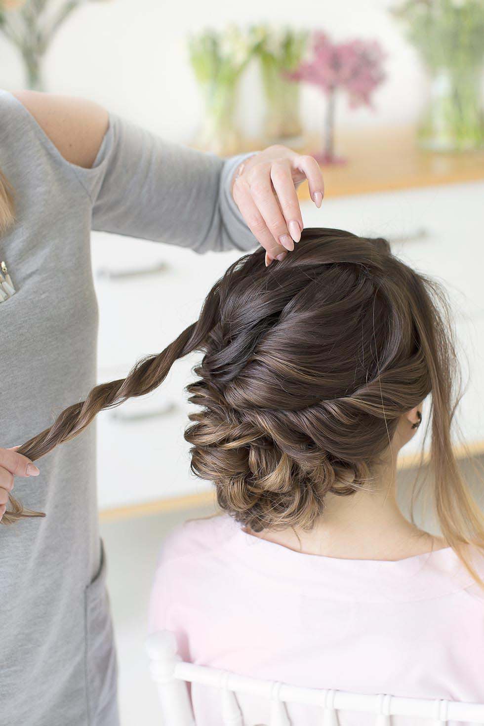 Hochsteckfrisuren Anleitung