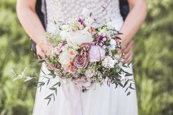 Brautstrauß Rosa, weiß und violett