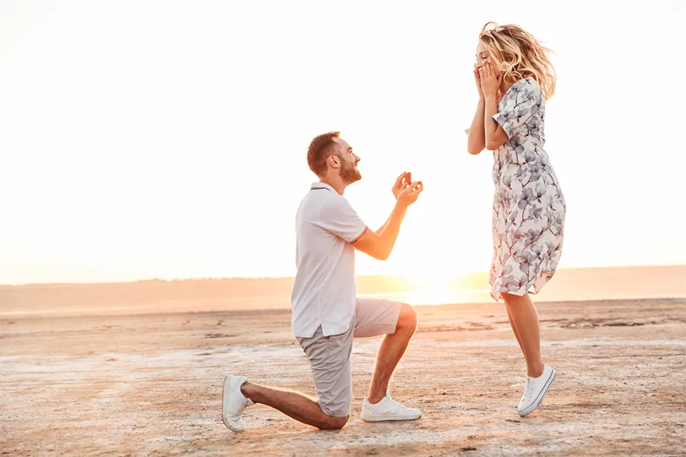 Heiratsantrag am Strand