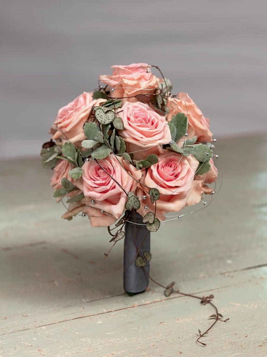 Brautstrauß mit Rosen Vintage