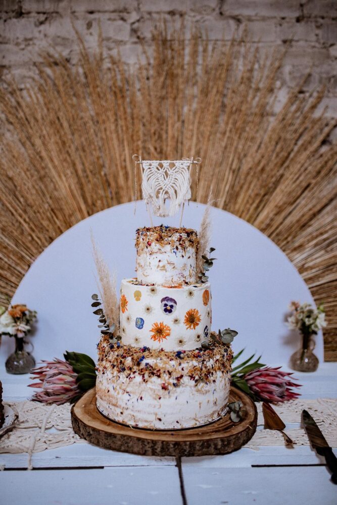 Boho Hochzeitstorte Blüten