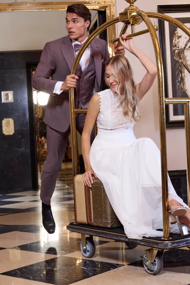 Hochzeitsanzug Bordeaux auf Maß