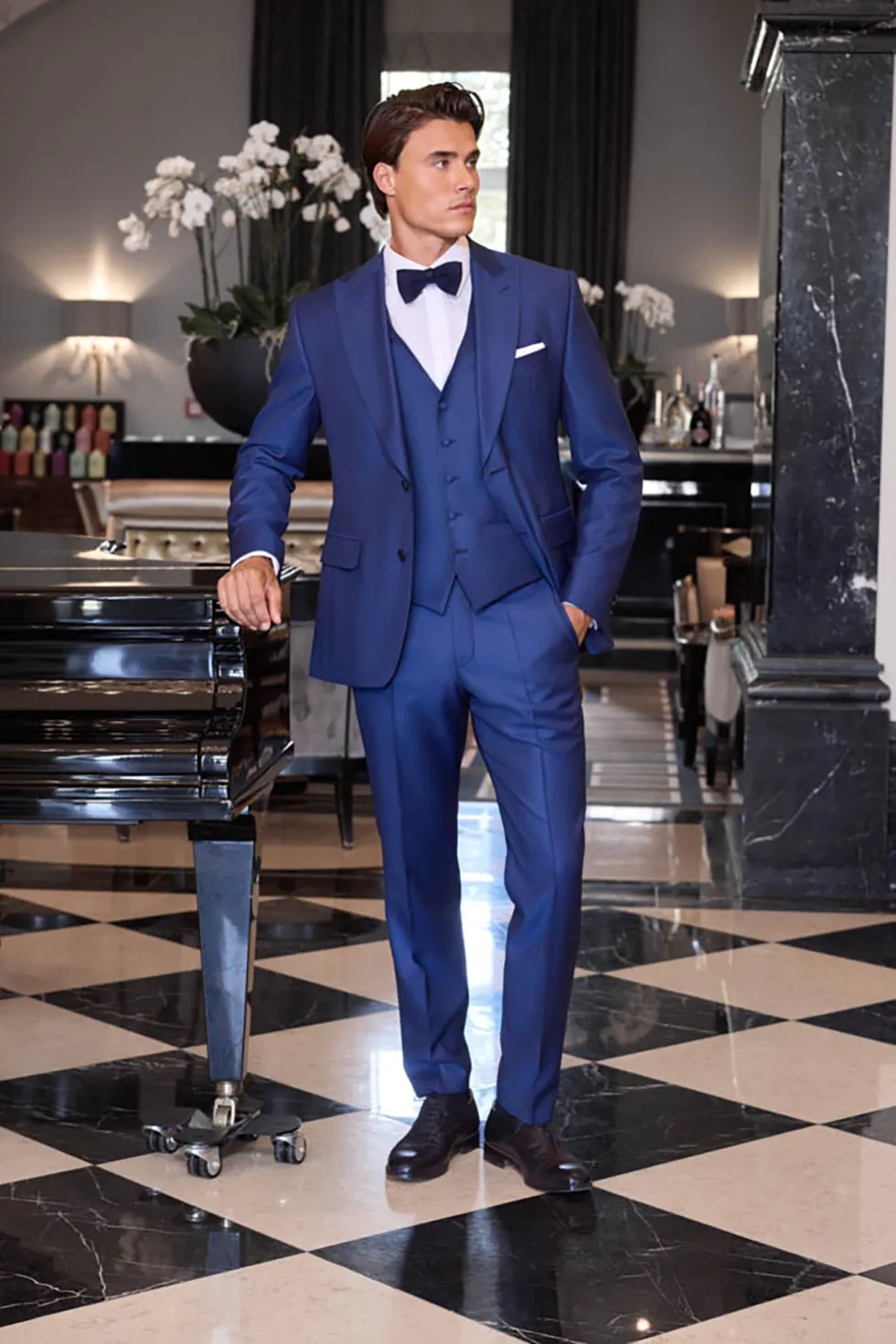 Anzug Dunkelblau Weste