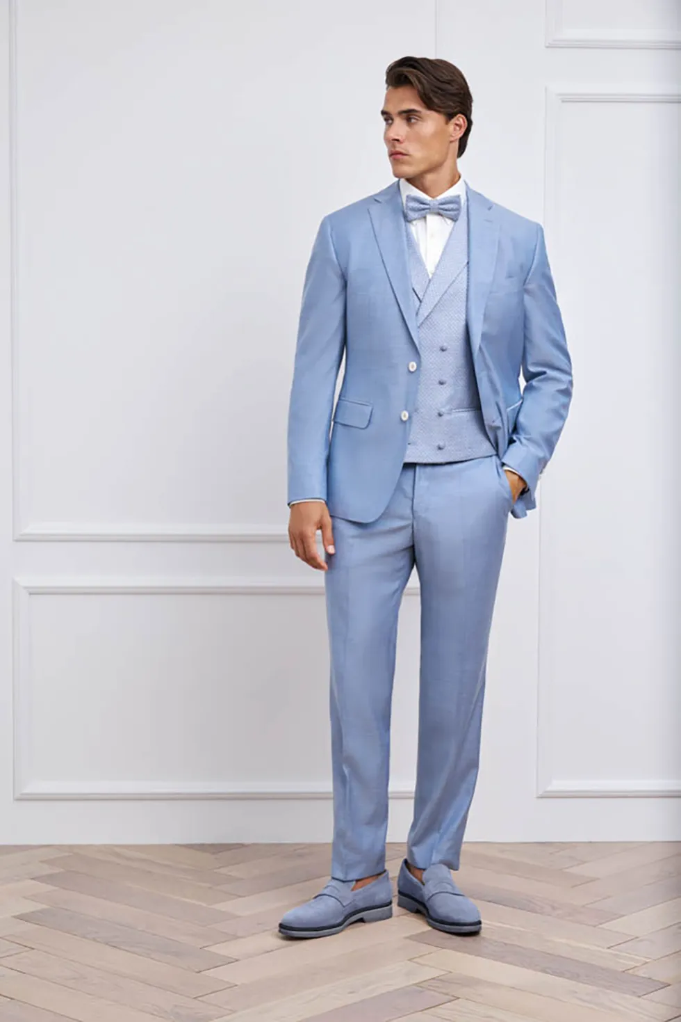 Hochzeitsanzug Hellblau elegant seidenglänzend