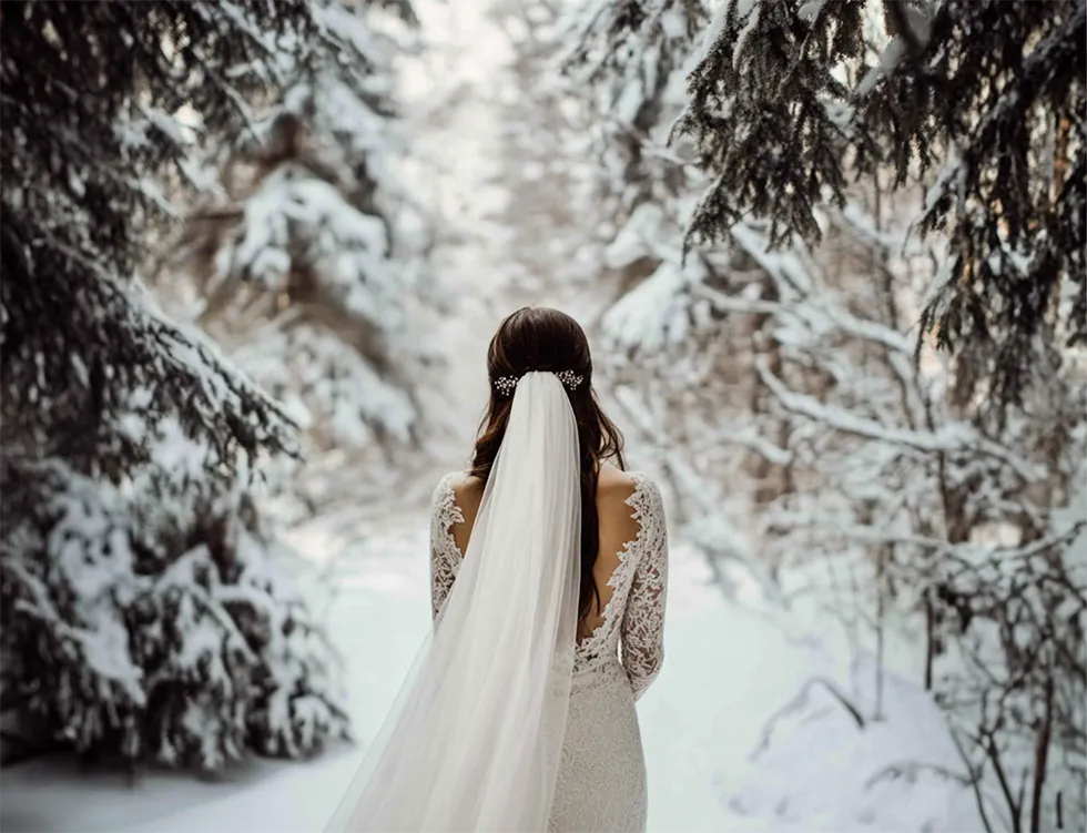 Brautkleid elegant Winterhochzeit